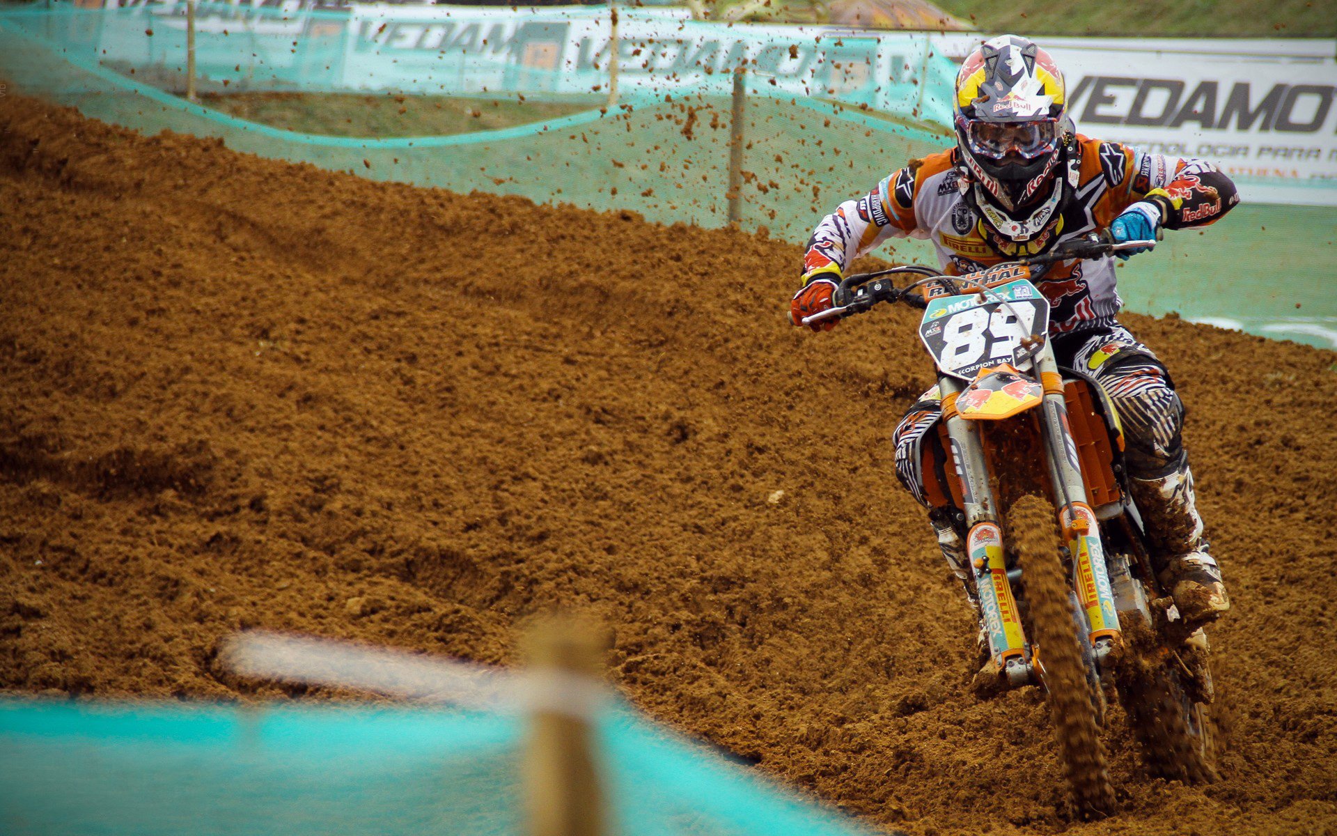 爱游戏真人体育娱乐-皮特·库策稳步提升成绩赢得掌声，皮特库柏和埃尔默